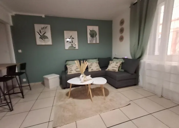 Proche Du Centre Et Metro A 2 Minutes *