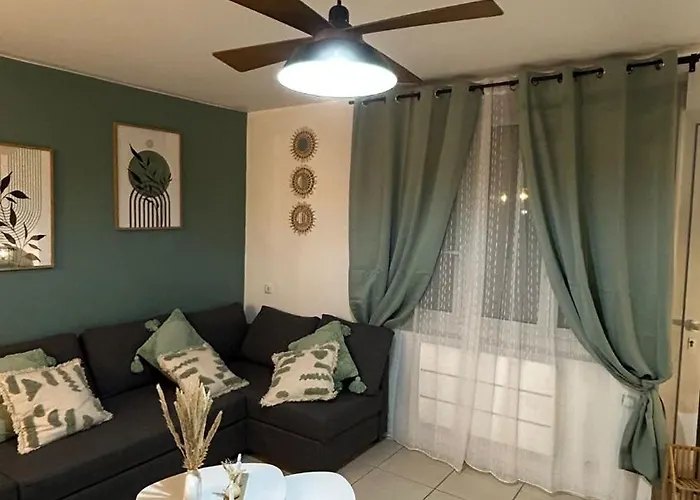 Proche Du Centre Et Metro A 2 Minutes *